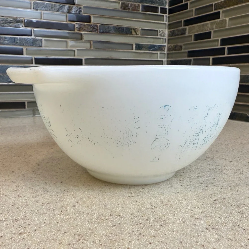 Vintage Pyrex 441 Butterprint Cinderella Mixing Bowl 1.5pt Turquoise White Amish